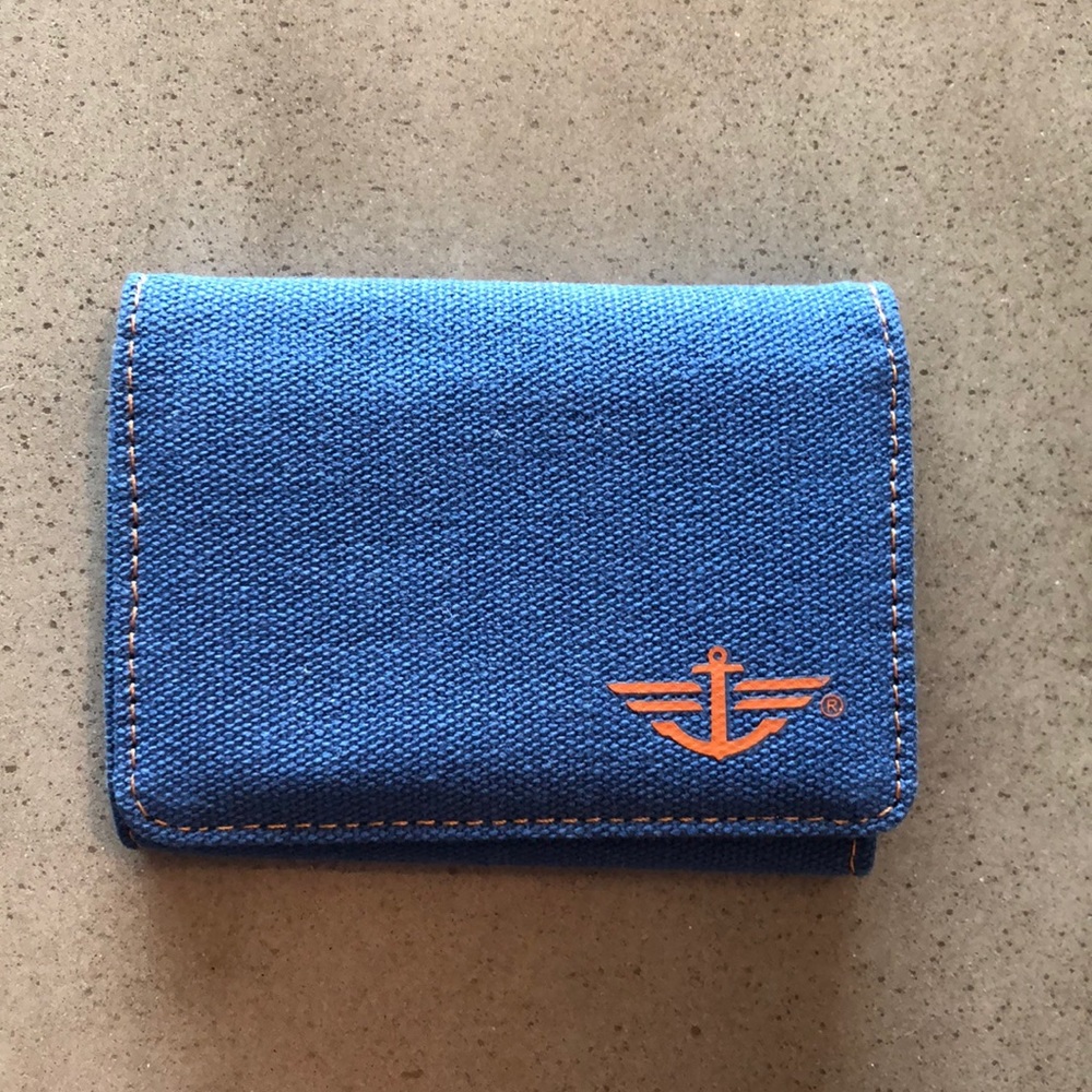 😎 Dockers card case